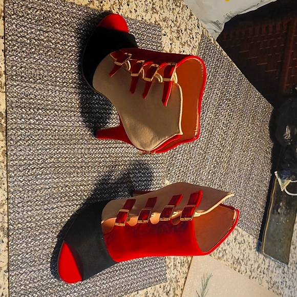 Shoes - Picture 2 of 3